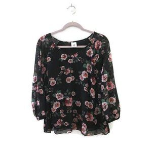 CABI Garden v- neck blouse: STYLE: 3595. Black floral. 3/4 sleeves. Size M